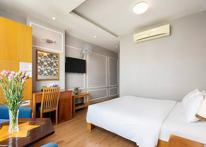 Lucky Star Hotel 266 De Tham
